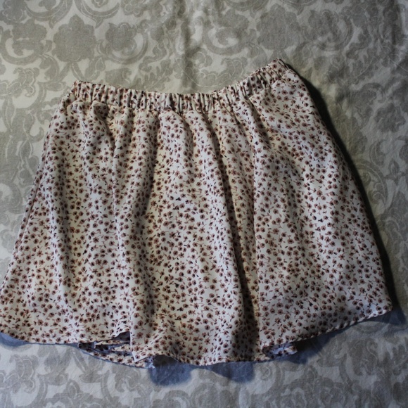 cream and brown floral skirt - Picture 3 of 3